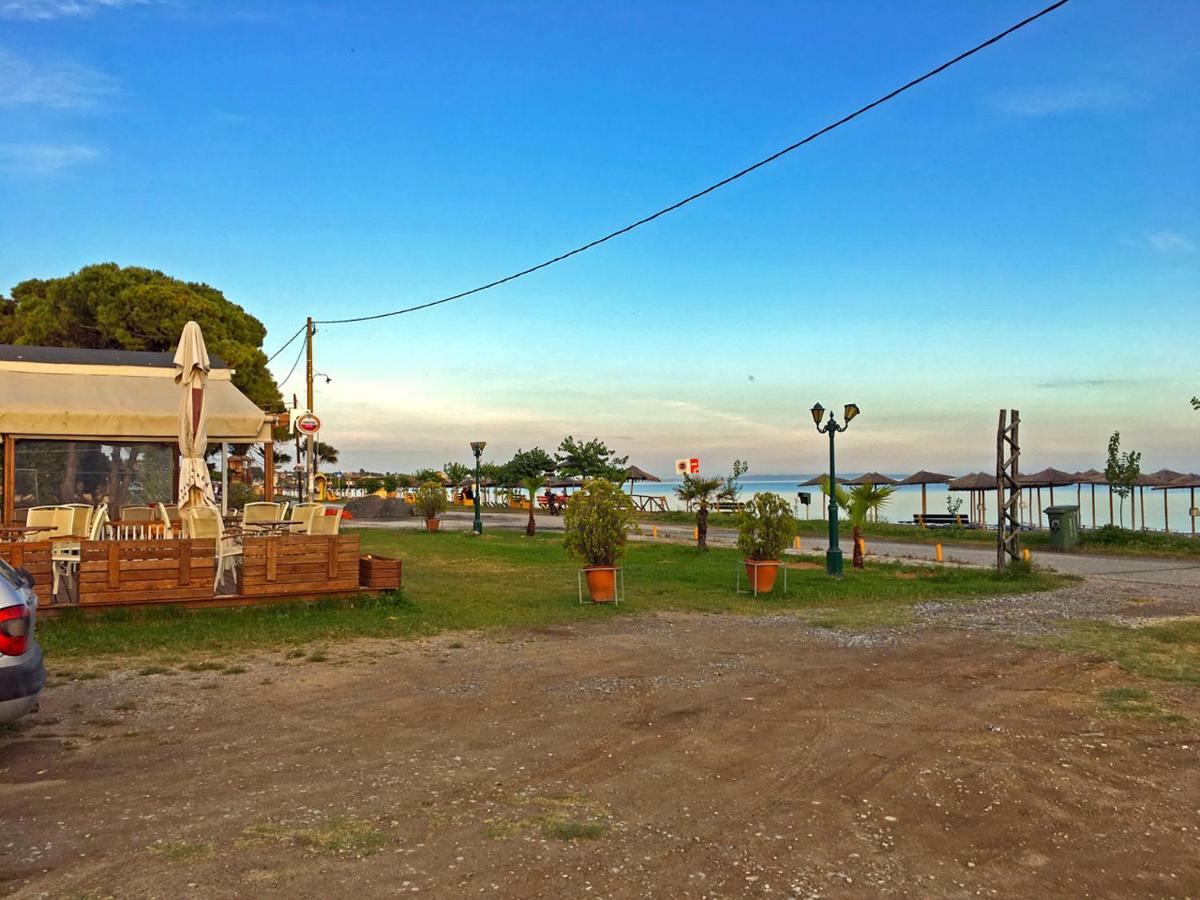 Villa Fofo - Beautiful Sea Front Villa With 650M2 Garden Nea Kallikrateia Extérieur photo