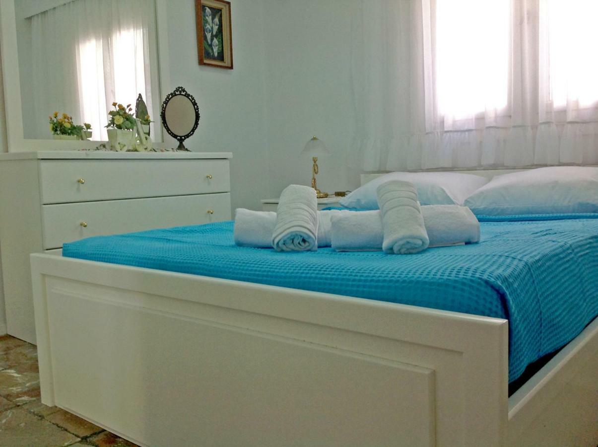 Villa Fofo - Beautiful Sea Front Villa With 650M2 Garden Nea Kallikrateia Extérieur photo